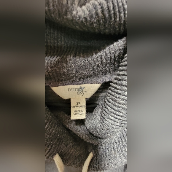 Time and Tru Cowl neck sweater - Picture 2 of 2